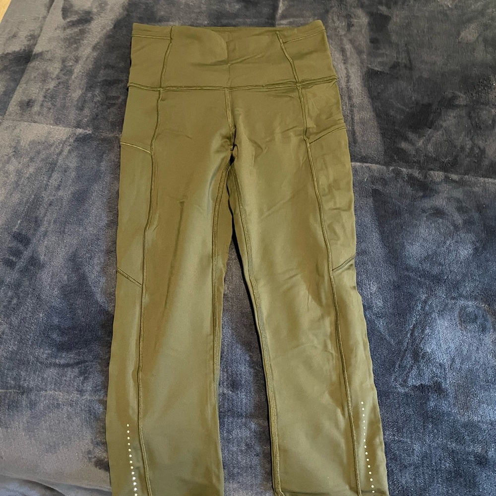 Lululemon capri size 4 leggings